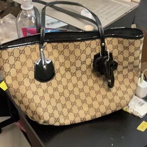 Gucci Shoulder Pat Trim